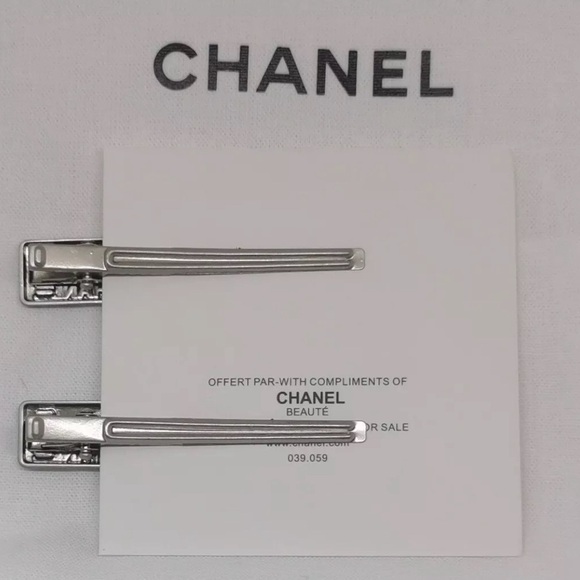 New With Box Chanel Beauty Hair Clip Gift Set 2 Pcs Rare Silver - Picture 4 of 4